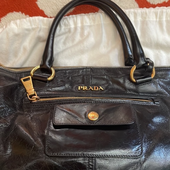 Prada bag with adjustable strap - Picture 2 of 8